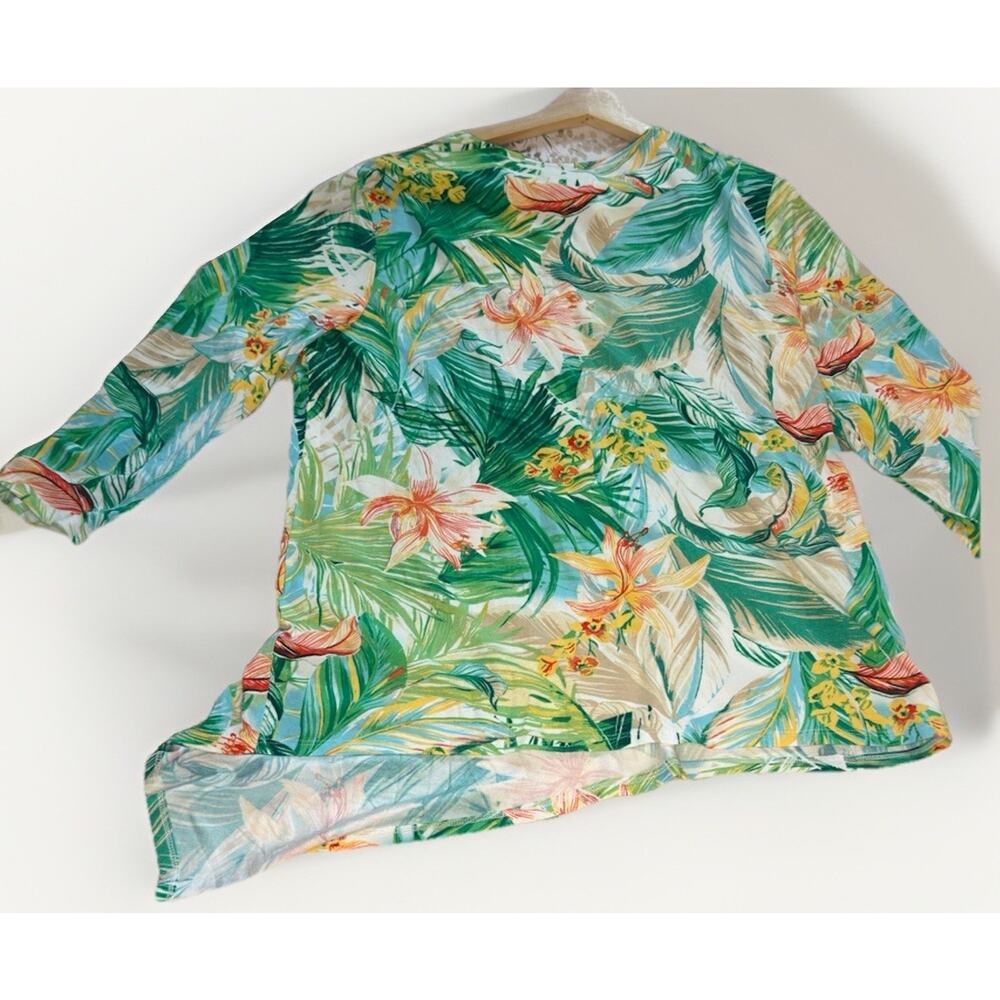 Chicos Top Womens 2 US Large Green Hawaiian Floral Asymmetrical Hem Tee NWT - Picture 2 of 9